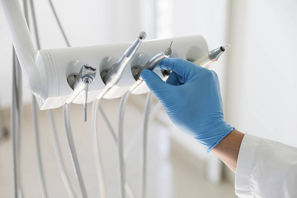 Professional Tooth Extraction technician working in Divernon, IL